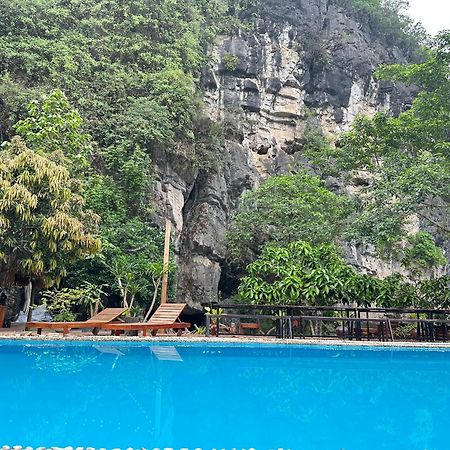 Cao Thach Homestay Нин Бин Екстериор снимка