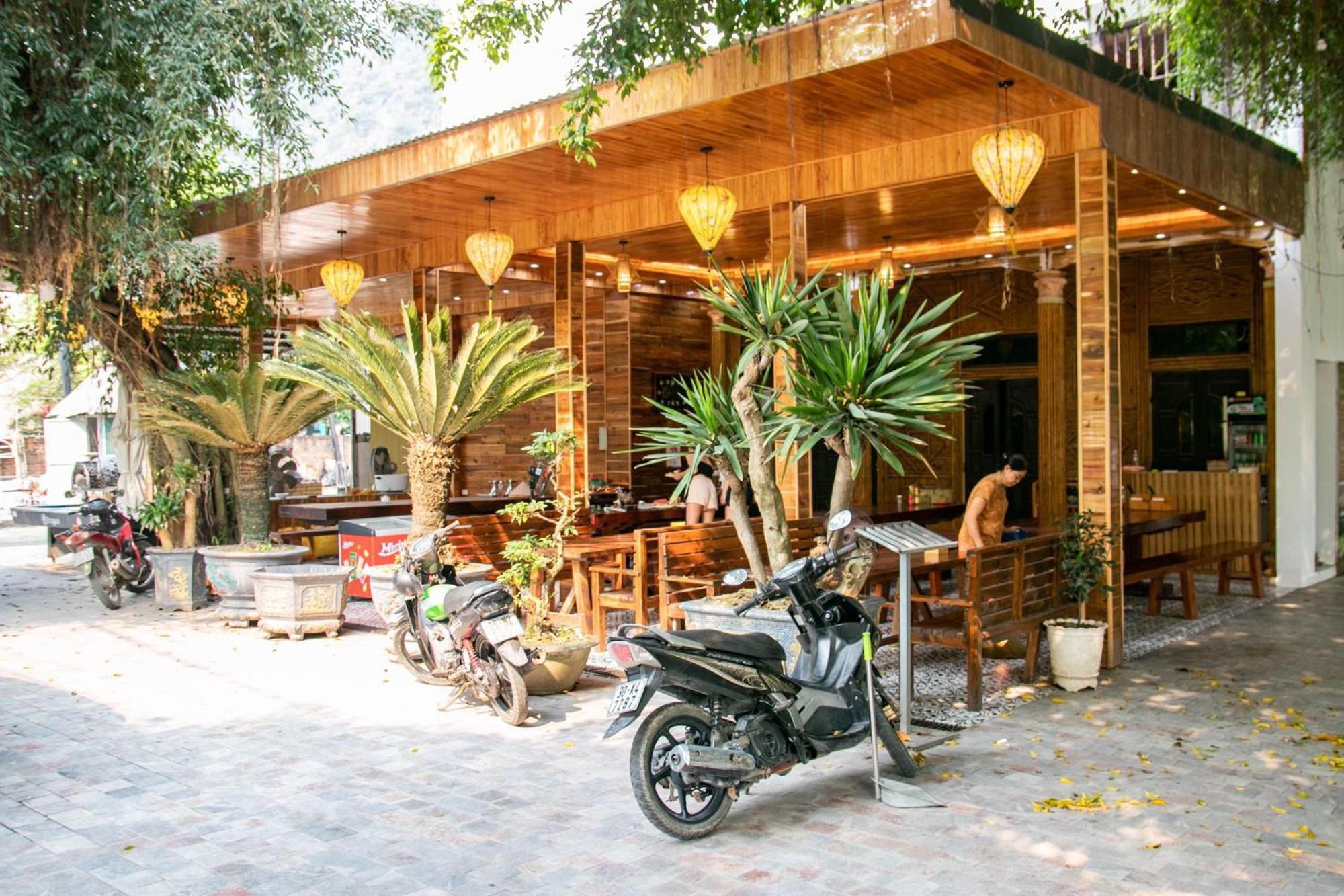 Cao Thach Homestay Нин Бин Екстериор снимка