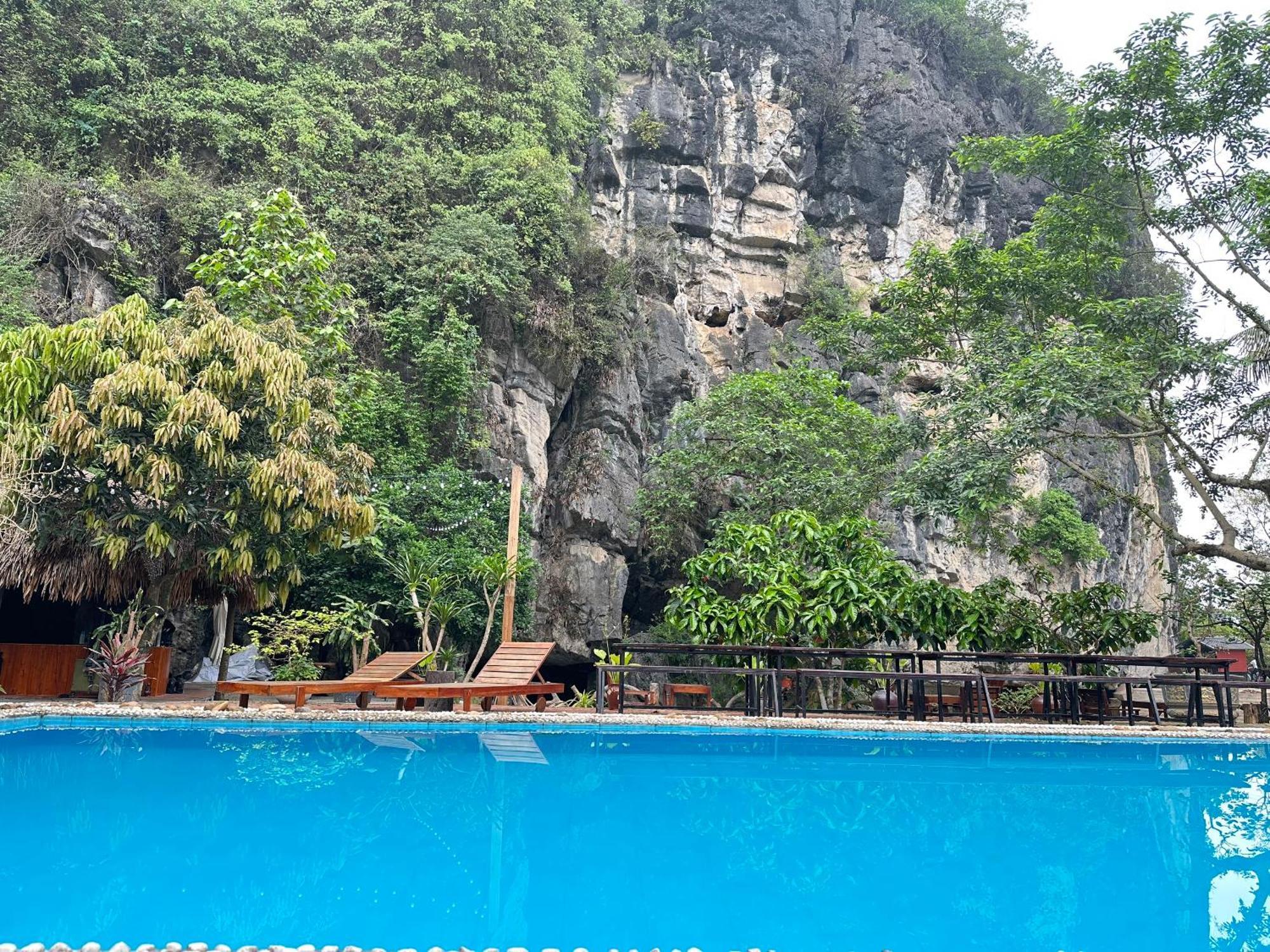 Cao Thach Homestay Нин Бин Екстериор снимка