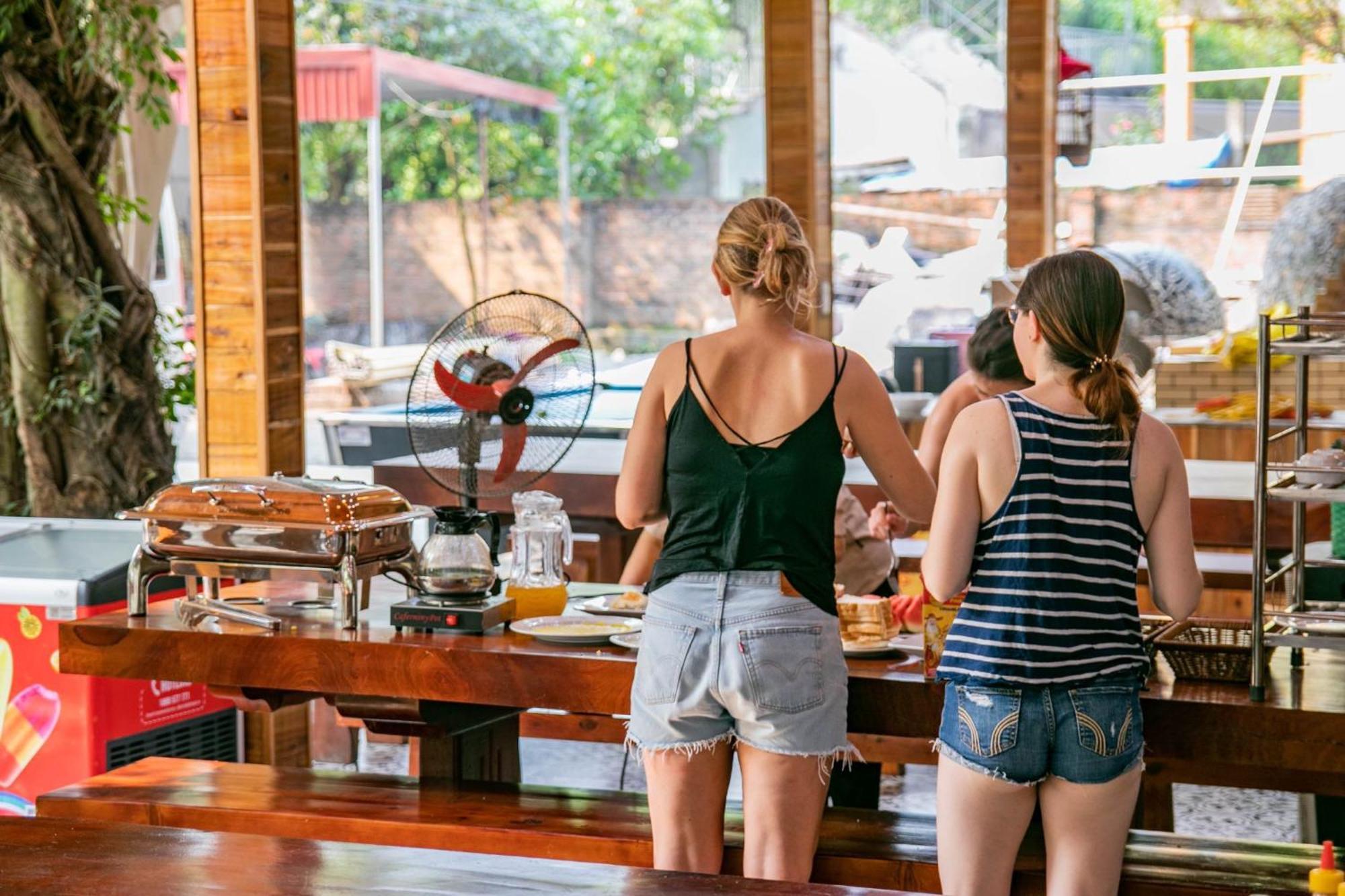 Cao Thach Homestay Нин Бин Екстериор снимка