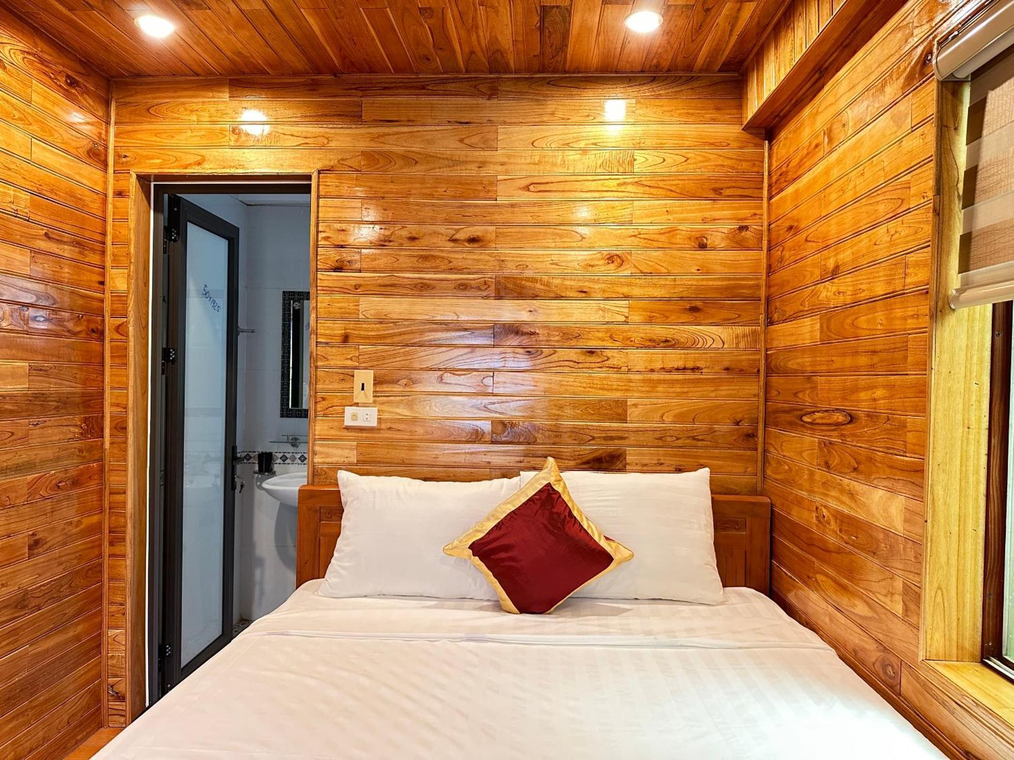 Cao Thach Homestay Нин Бин Екстериор снимка
