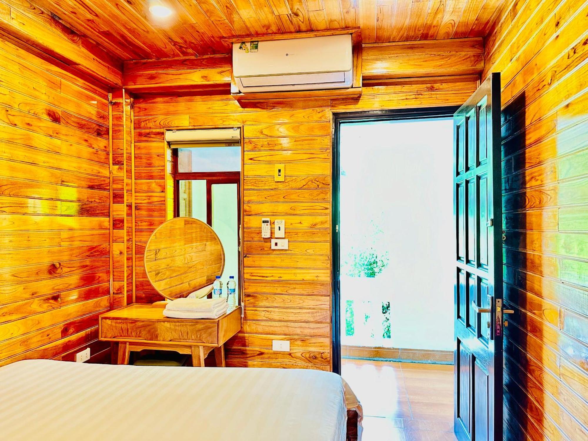 Cao Thach Homestay Нин Бин Екстериор снимка